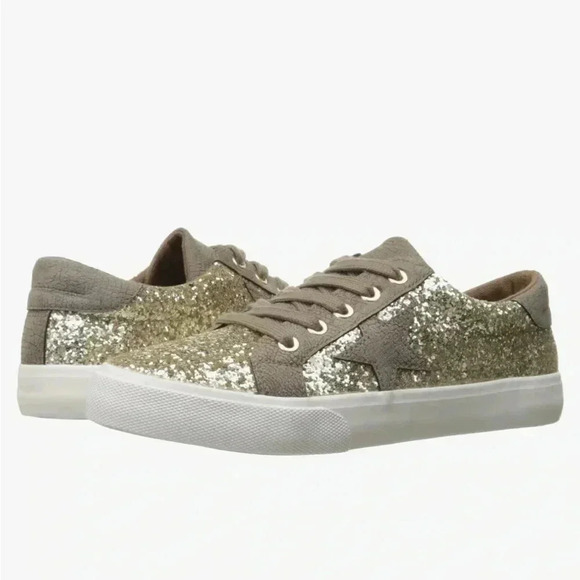 2/$20 Not Rated Women's ILLANA Fashion Sneaker Gold Star Glitter - Picture 1 of 8
